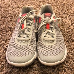 Women’s Nike flex experience RN 6